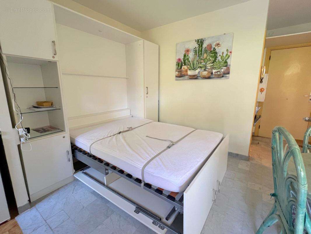 Appartement à VILLENEUVE-LOUBET