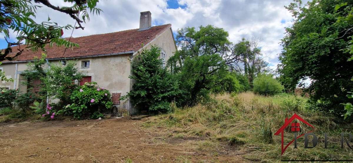 Maison à OUGE