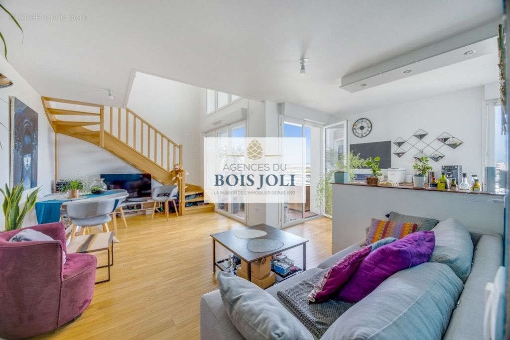 Appartement à PARIS-17E