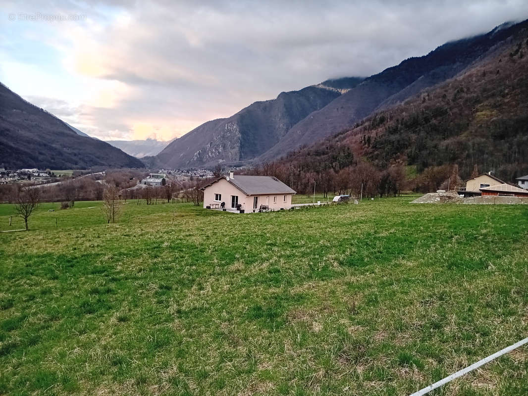 Terrain à LA CHAPELLE