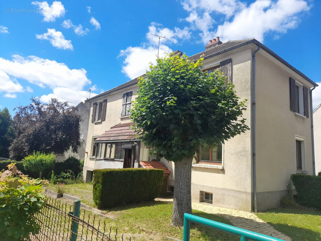 Maison à NEUVY-SUR-LOIRE