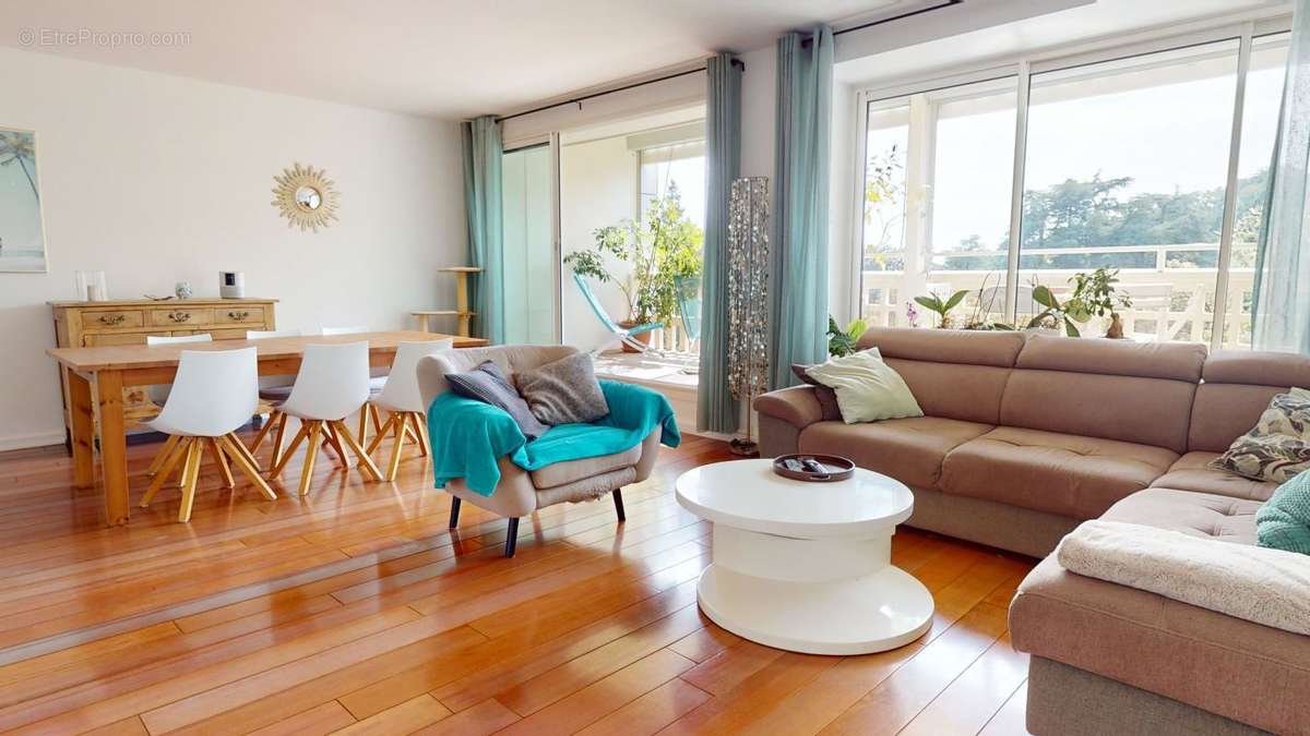 Appartement à SAINTE-FOY-LES-LYON