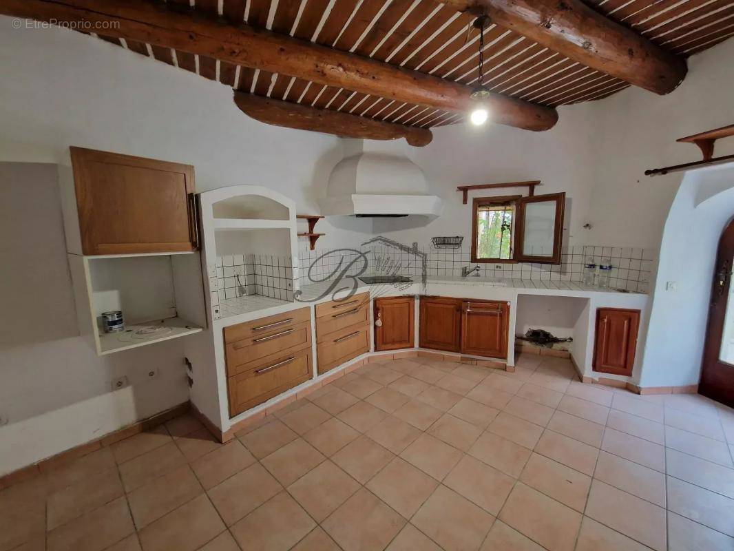 Appartement à LA TOUR-D&#039;AIGUES