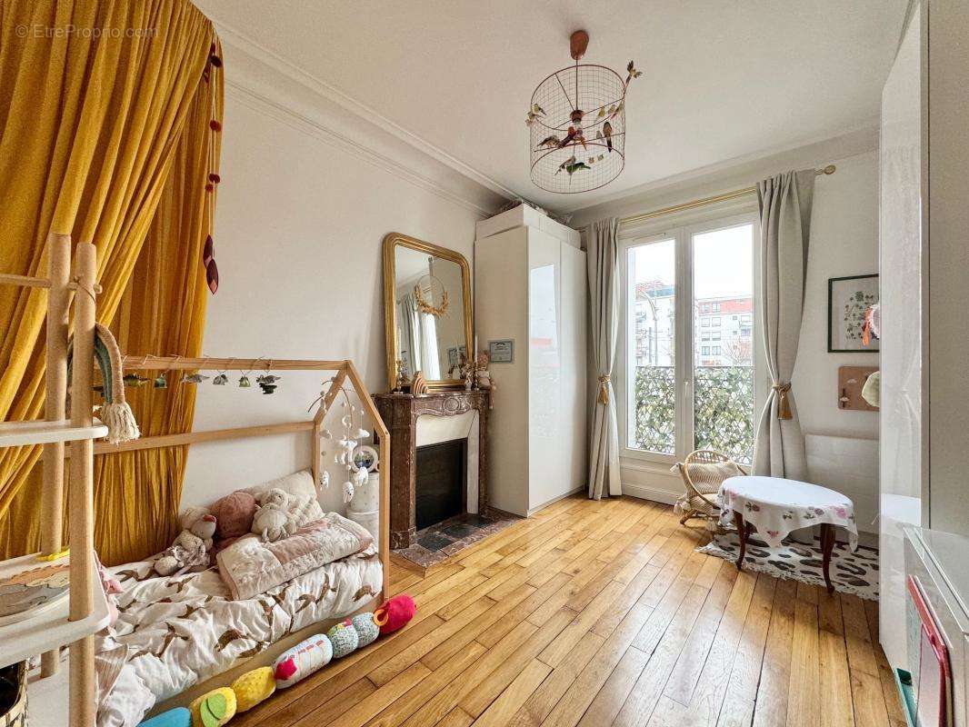 Appartement à ISSY-LES-MOULINEAUX