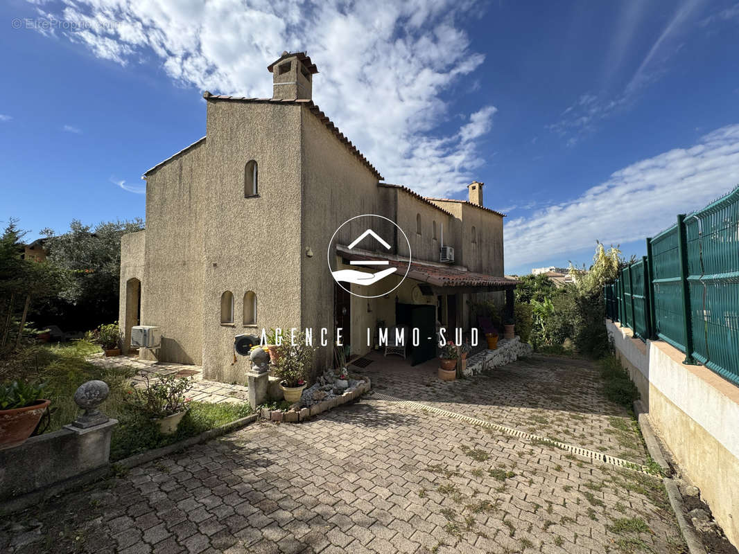 Maison à CAGNES-SUR-MER