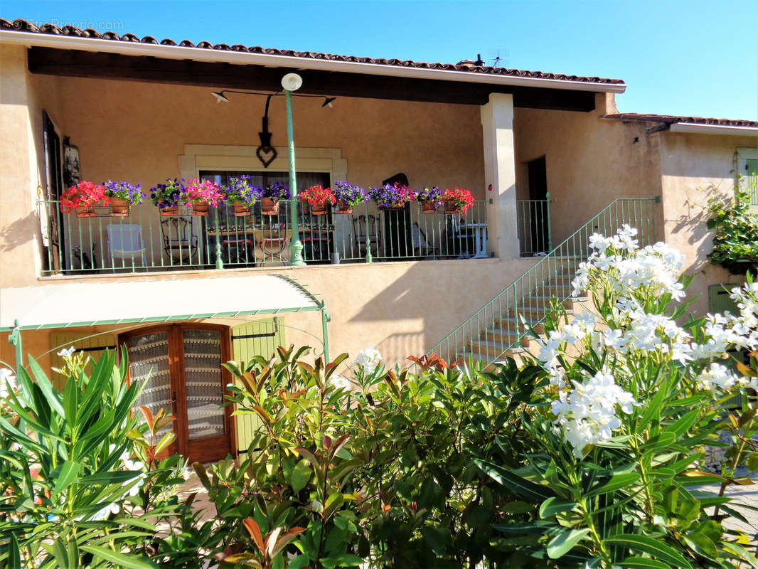 Maison à BONNIEUX