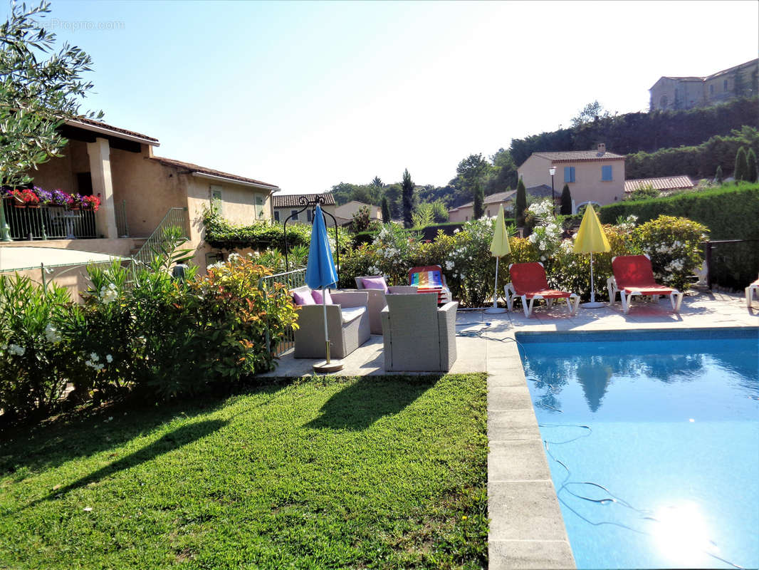 Maison à BONNIEUX