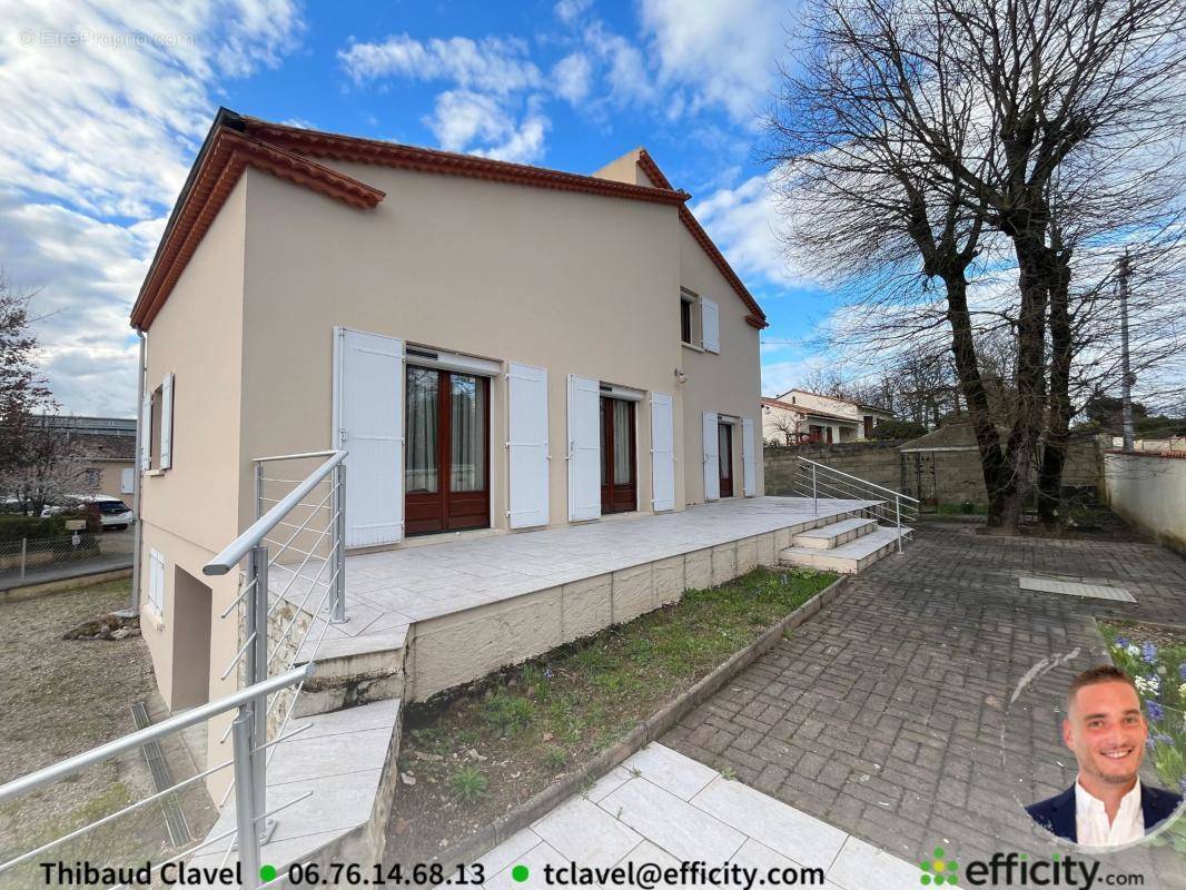 Maison à SAINT-YRIEIX-SUR-CHARENTE