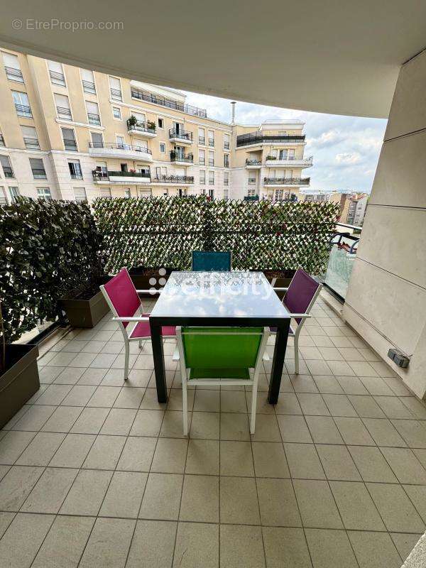 Appartement à COURBEVOIE