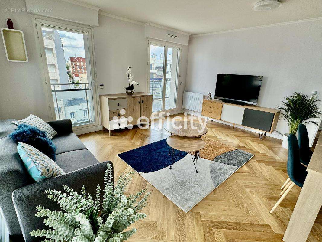 Appartement à COURBEVOIE