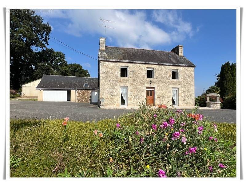 Maison à SAINT-GONNERY