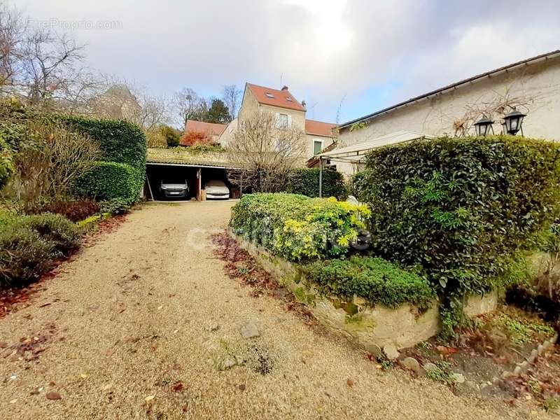 Maison à AUVERS-SUR-OISE