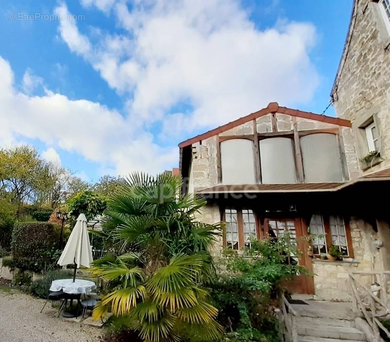 Maison à AUVERS-SUR-OISE