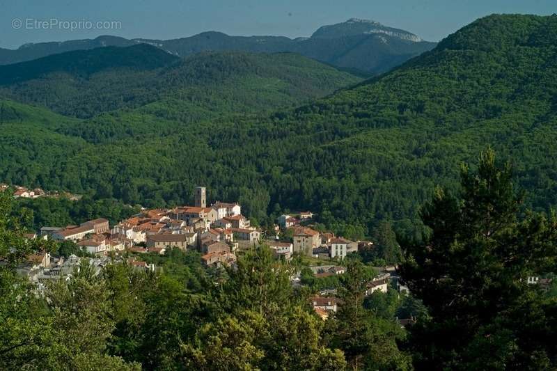 Appartement à SAINT-LAURENT-DE-CERDANS