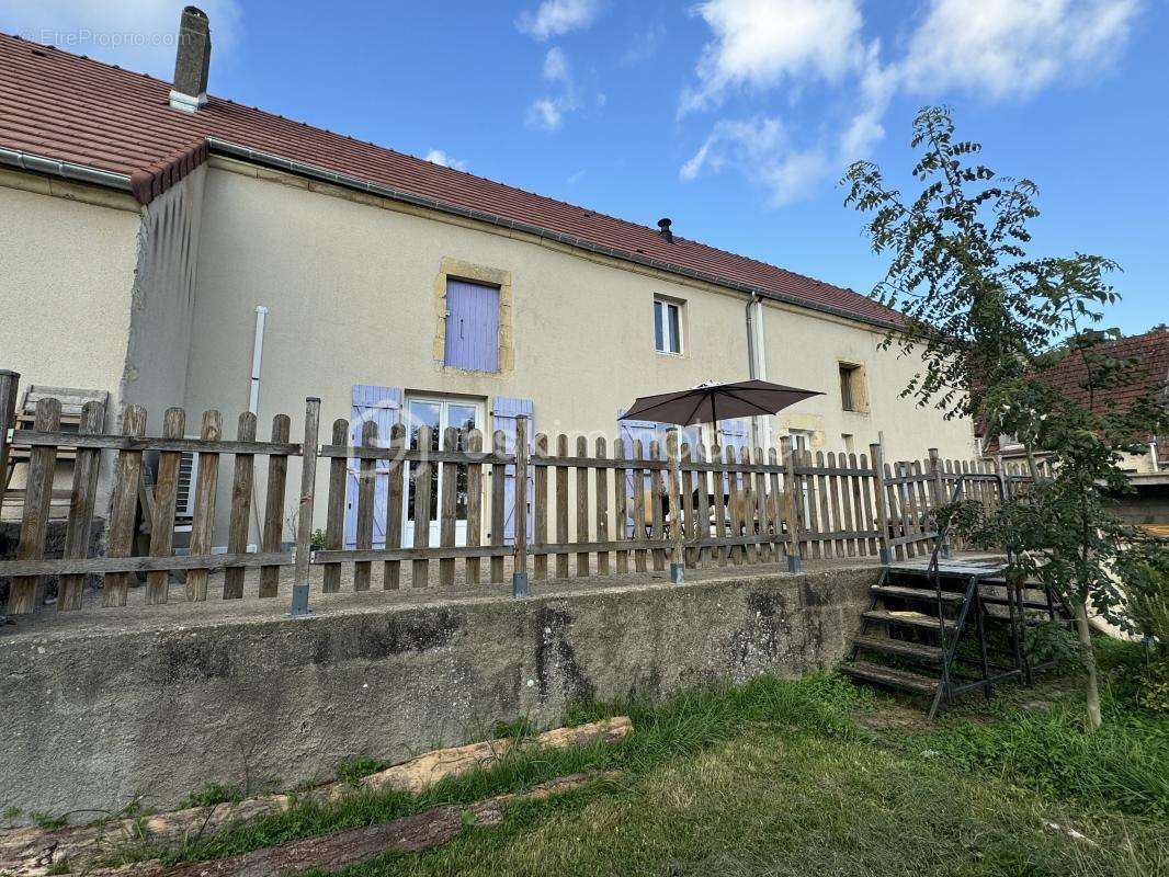 Maison à CHAULGNES