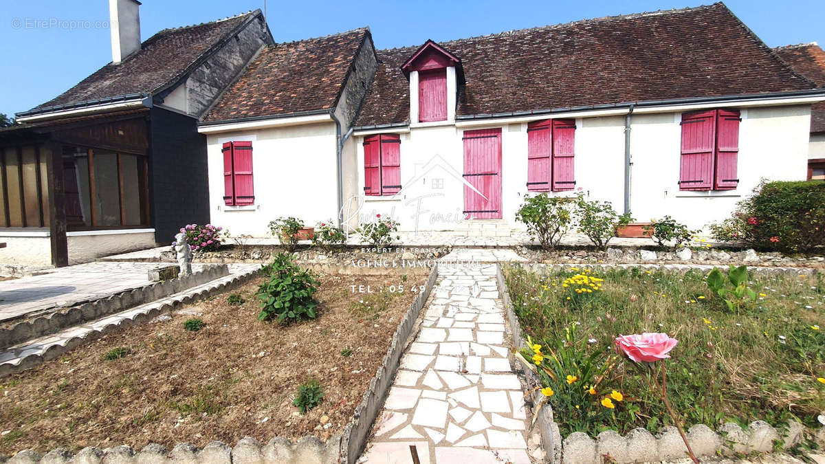 Maison à SAINT-FLOVIER