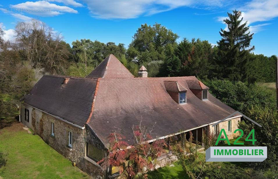 Maison à ROUFFIGNAC-SAINT-CERNIN-DE-REILHAC