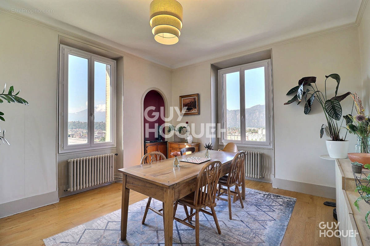 Appartement à AIX-LES-BAINS