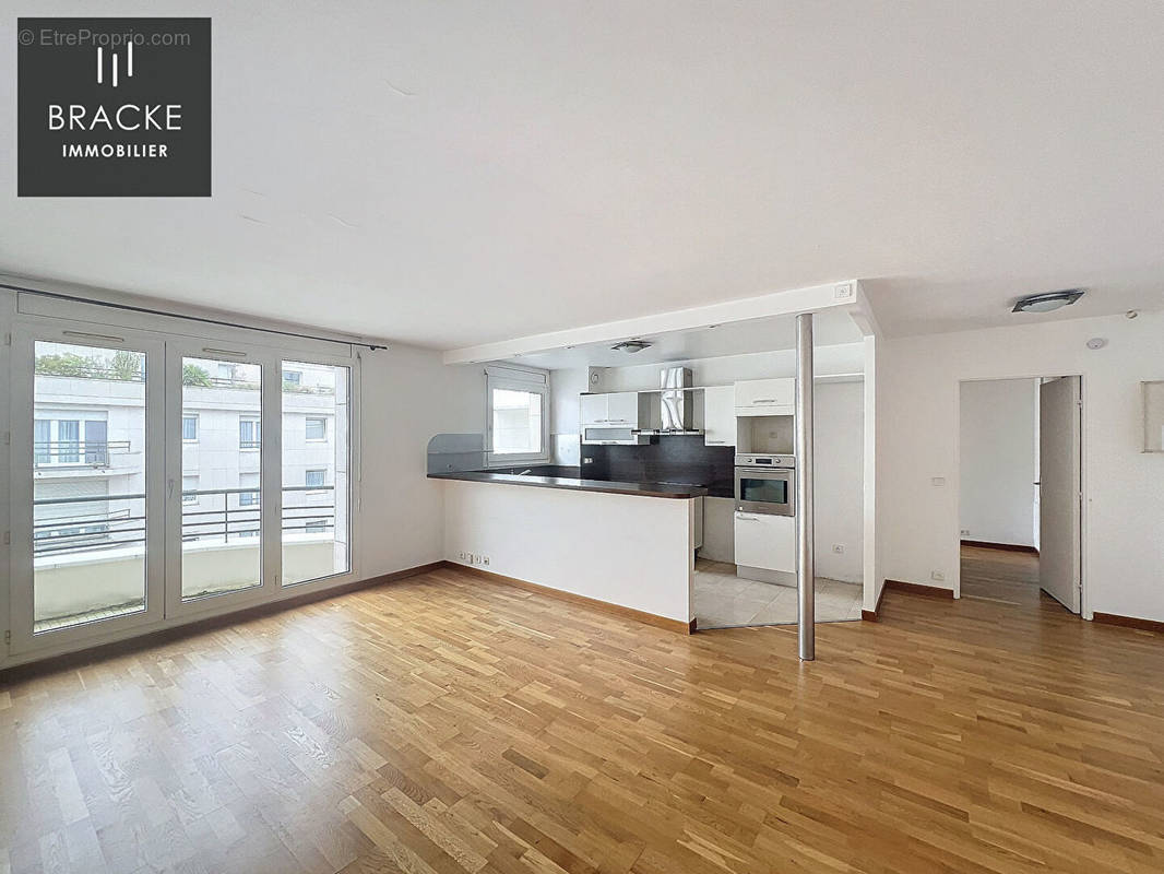 Appartement à COURBEVOIE