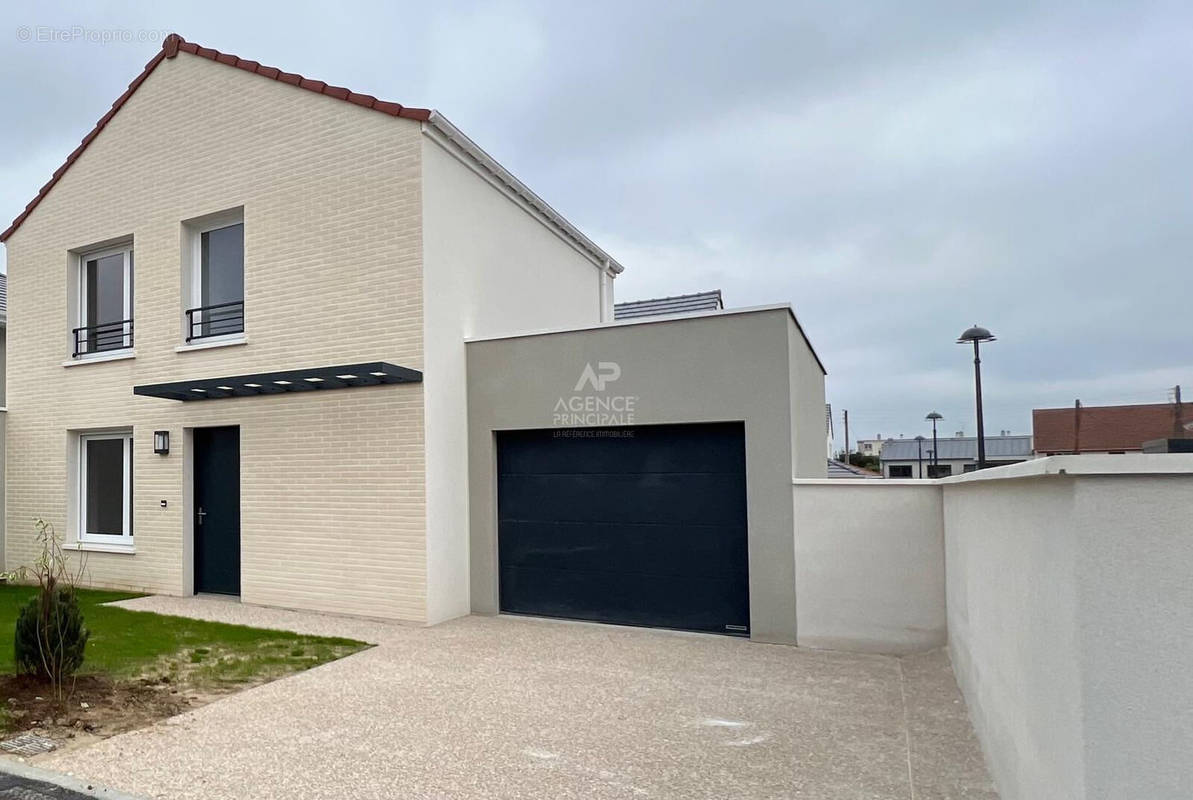 Maison à CARRIERES-SUR-SEINE