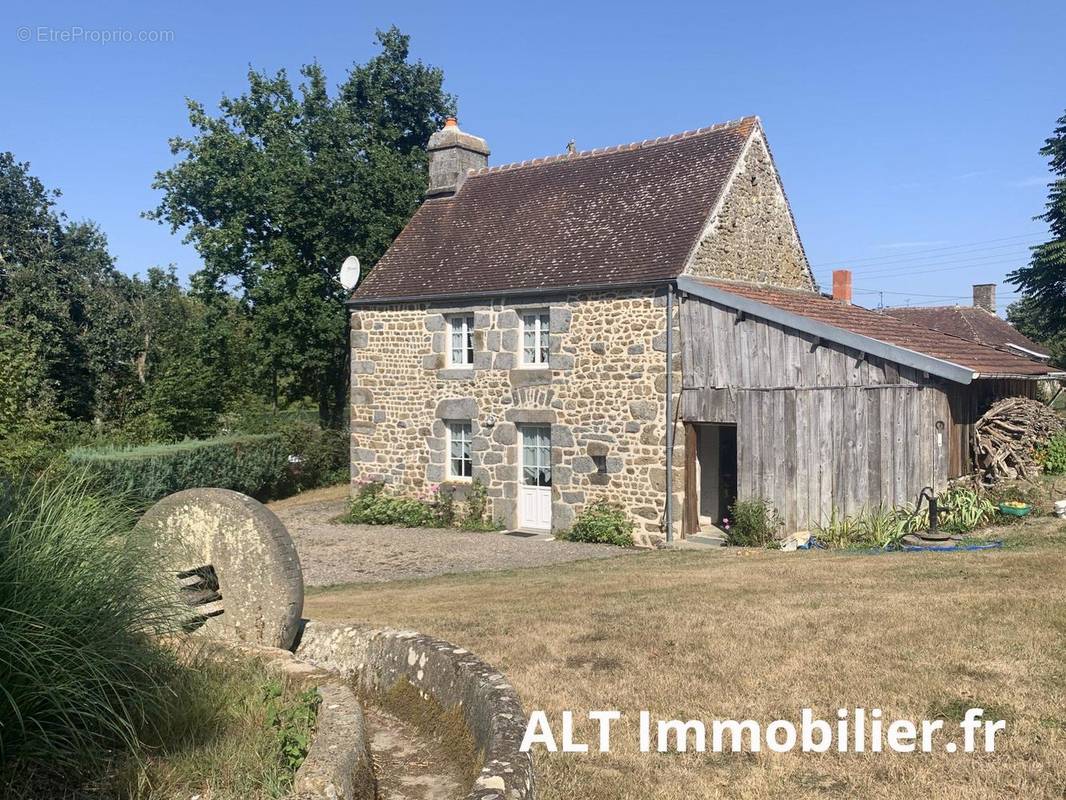 Maison à LA LANDE-DE-LOUGE