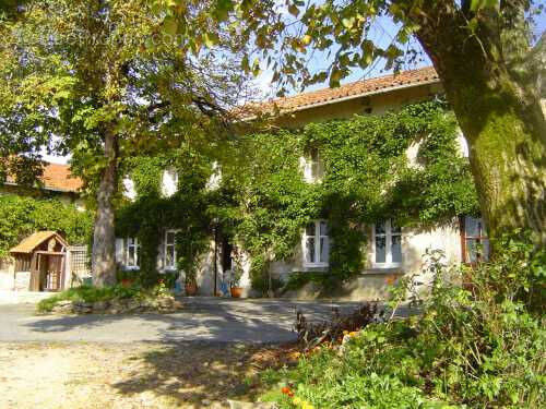 Maison à SAINT-LAURENT-SUR-GORRE