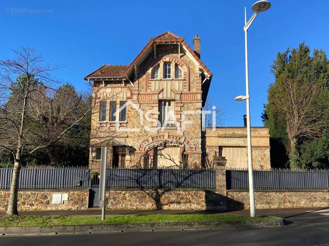 Photo 1 - Maison à LE PLESSIS-BOUCHARD