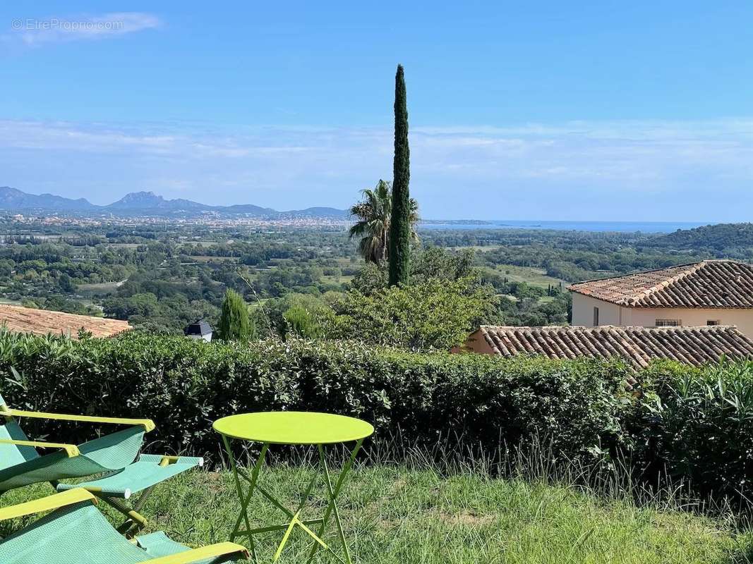 Maison à ROQUEBRUNE-SUR-ARGENS