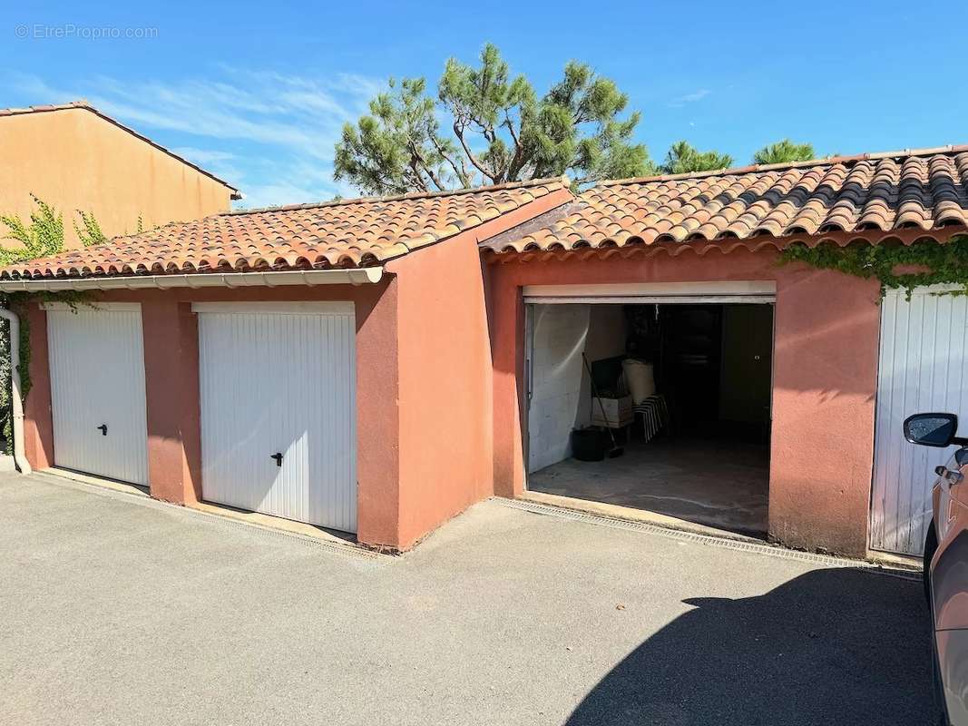 Maison à ROQUEBRUNE-SUR-ARGENS