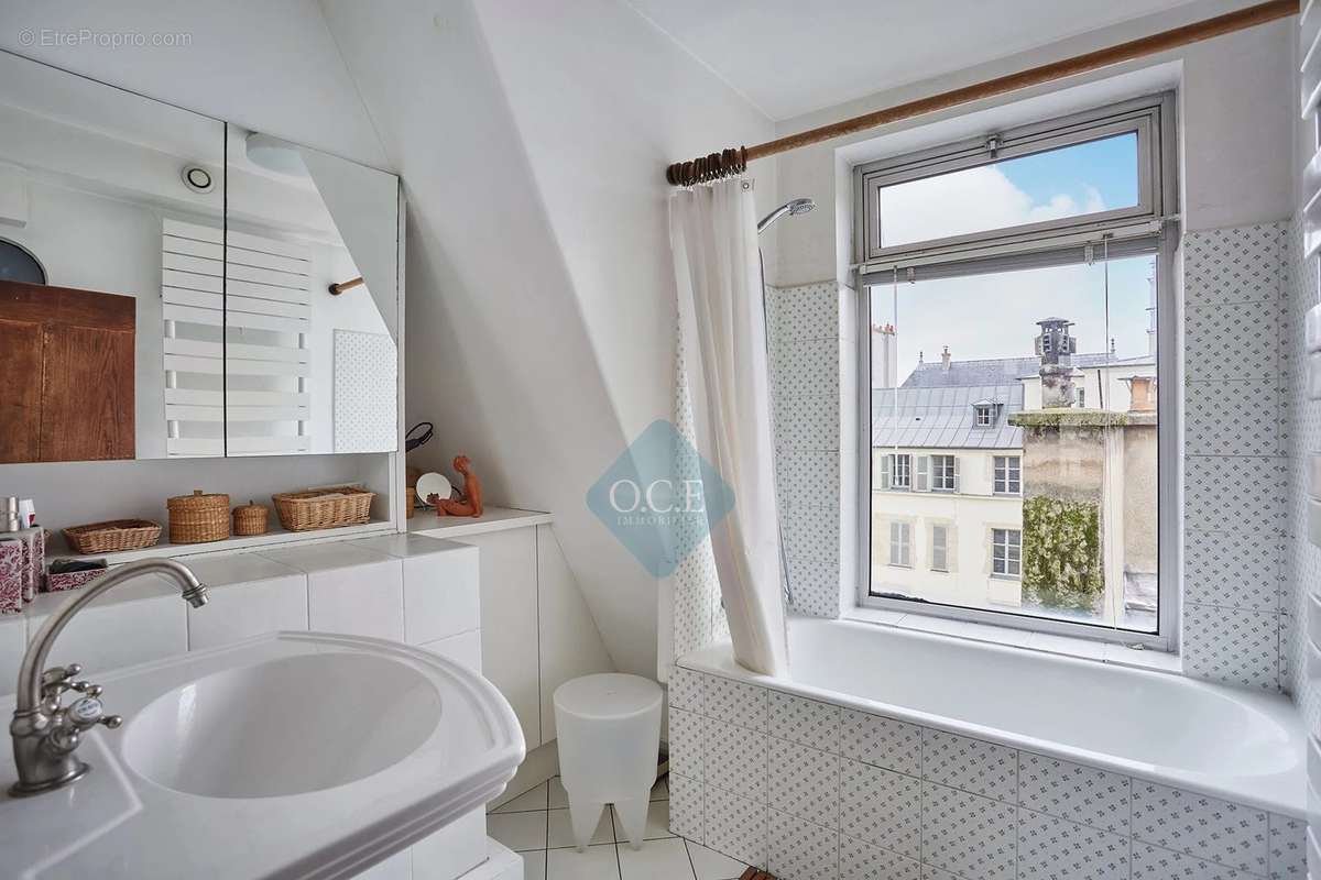 Appartement à PARIS-4E