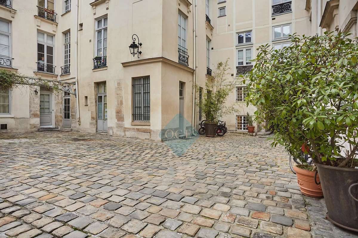 Appartement à PARIS-4E