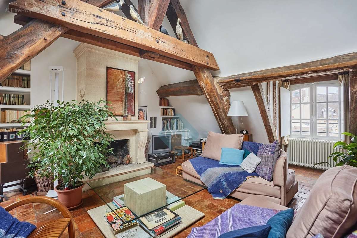 Appartement à PARIS-4E