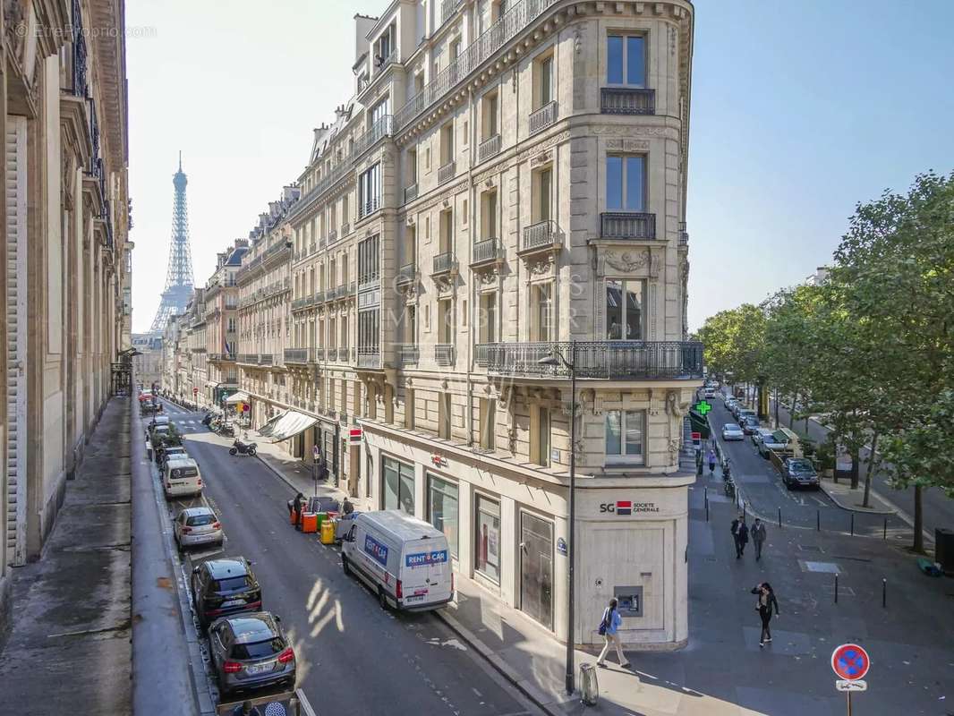 Appartement à PARIS-16E