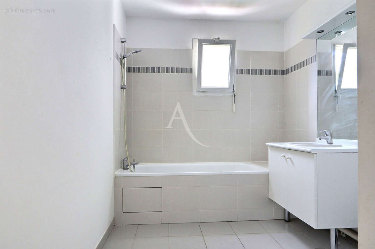 Appartement à AUBERVILLIERS