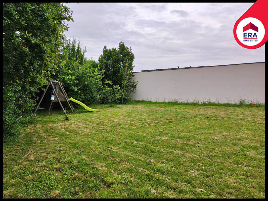 Terrain à VERN-SUR-SEICHE