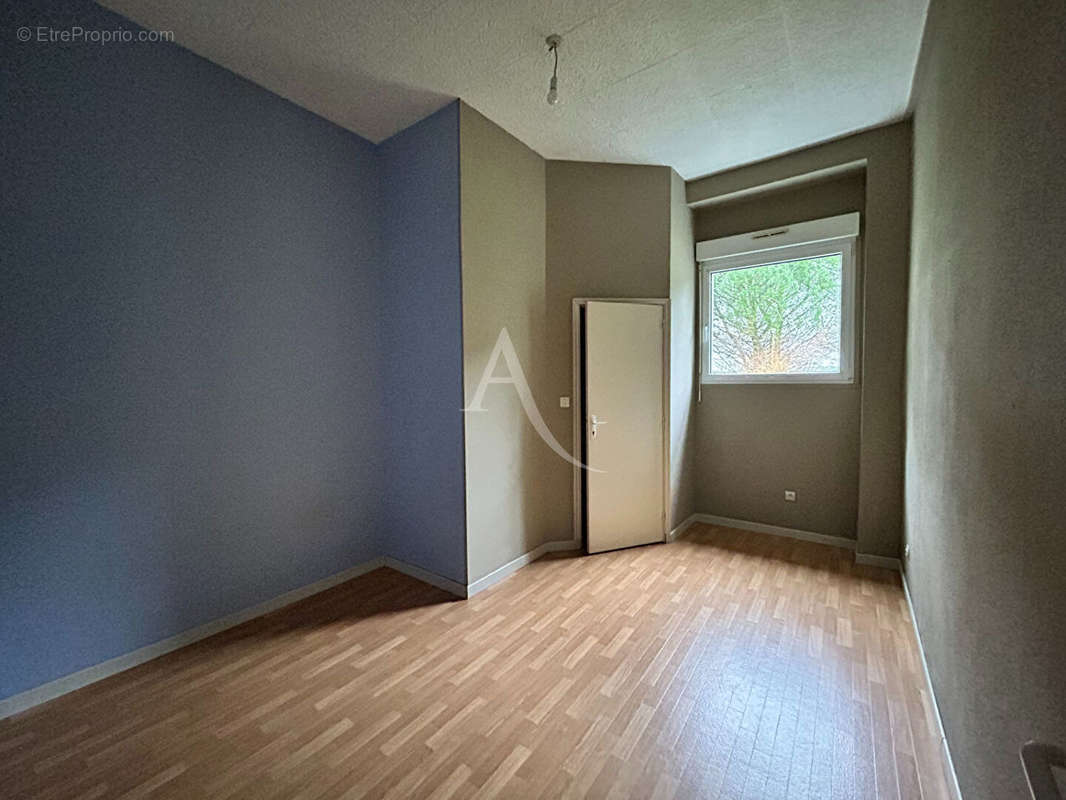 Appartement à THOUARCE