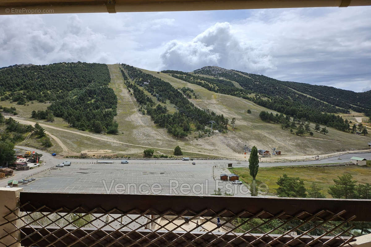 Appartement à GREOLIERES