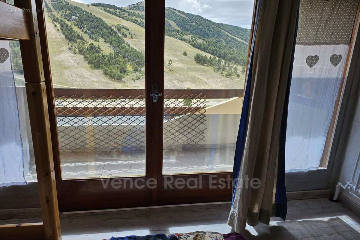 Appartement à GREOLIERES