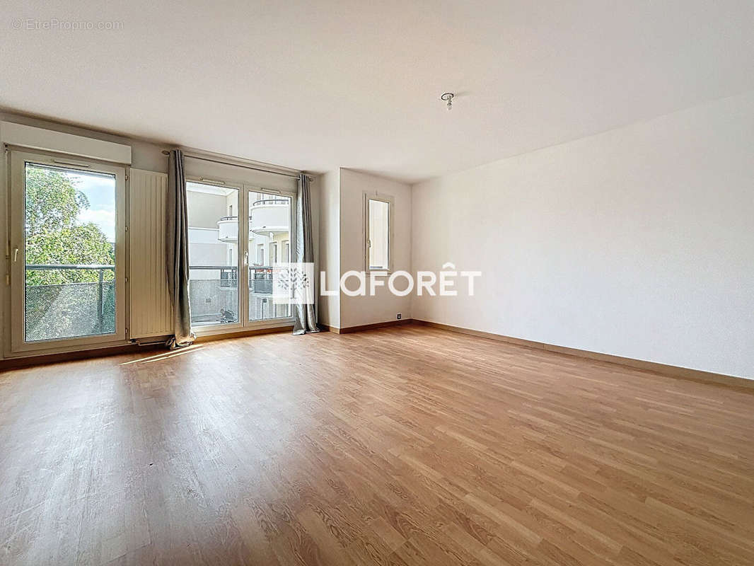 Appartement à MOISSY-CRAMAYEL