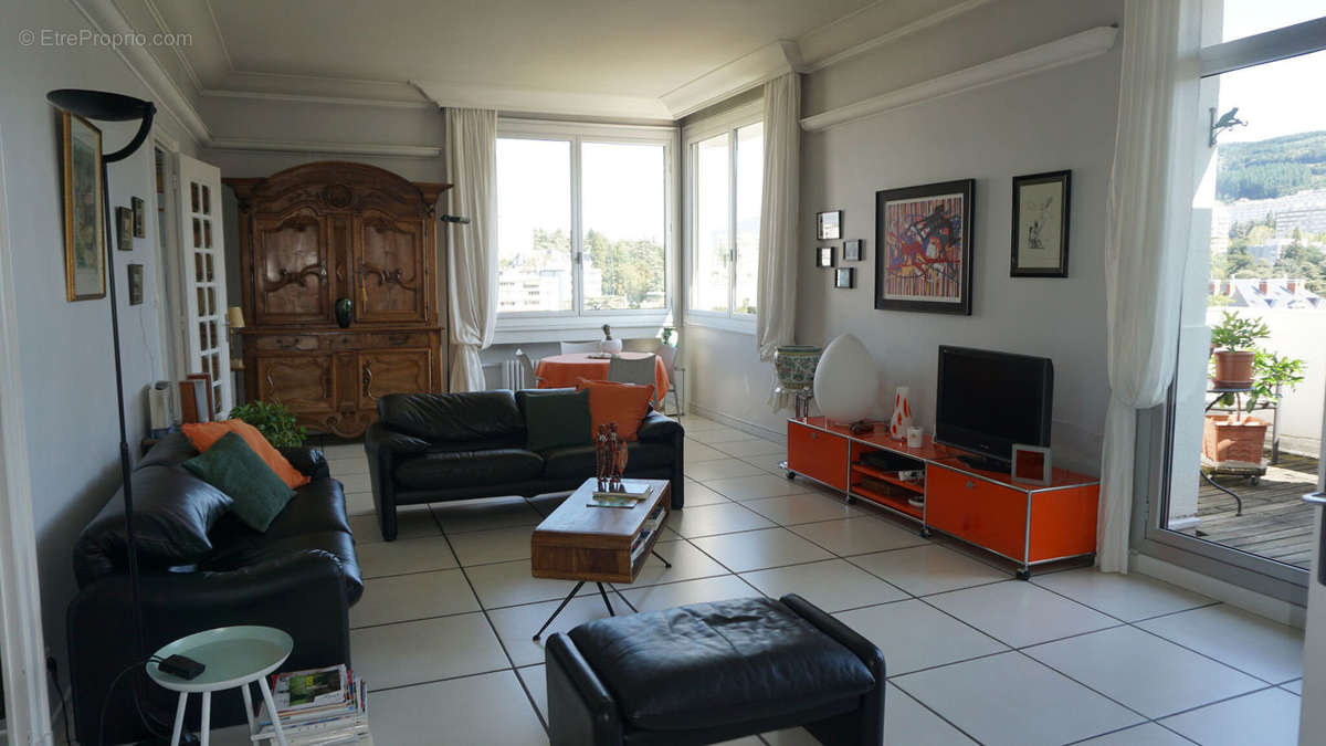 Appartement à SAINT-ETIENNE