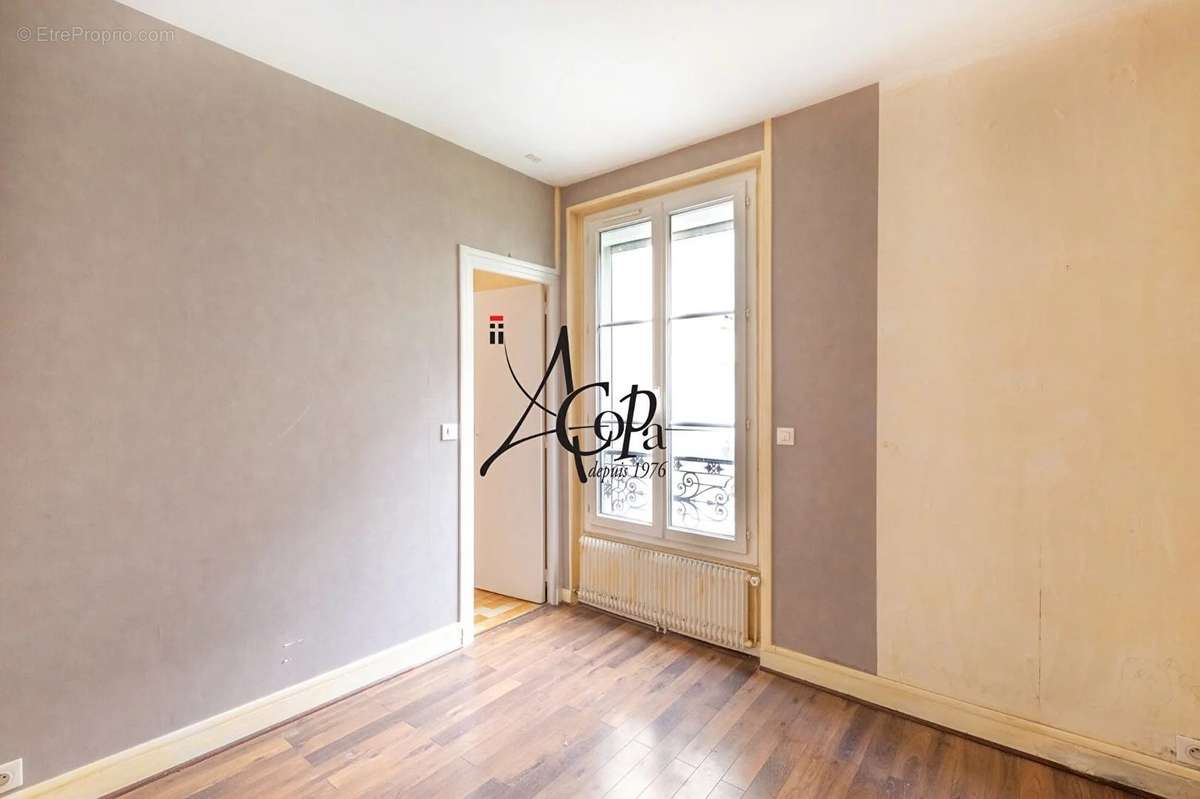 Appartement à PARIS-18E