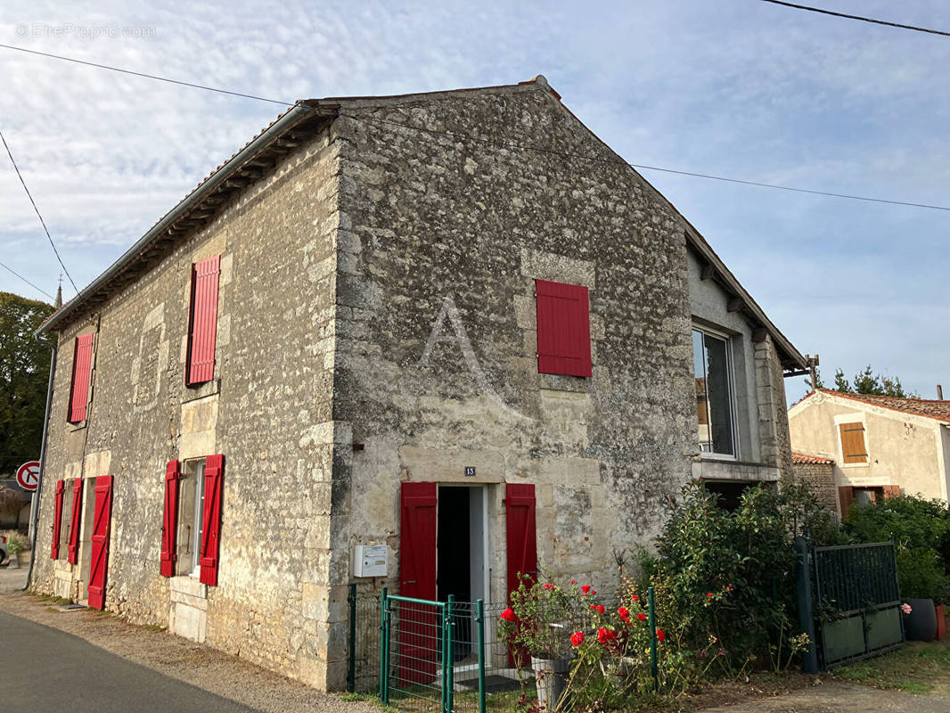 Maison à FONTENAY-LE-COMTE