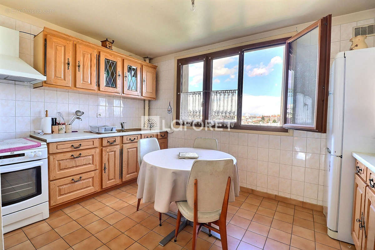 Appartement à VITRY-SUR-SEINE