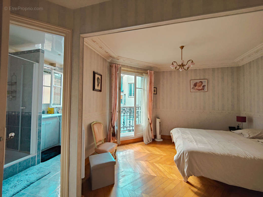 Appartement à PARIS-11E