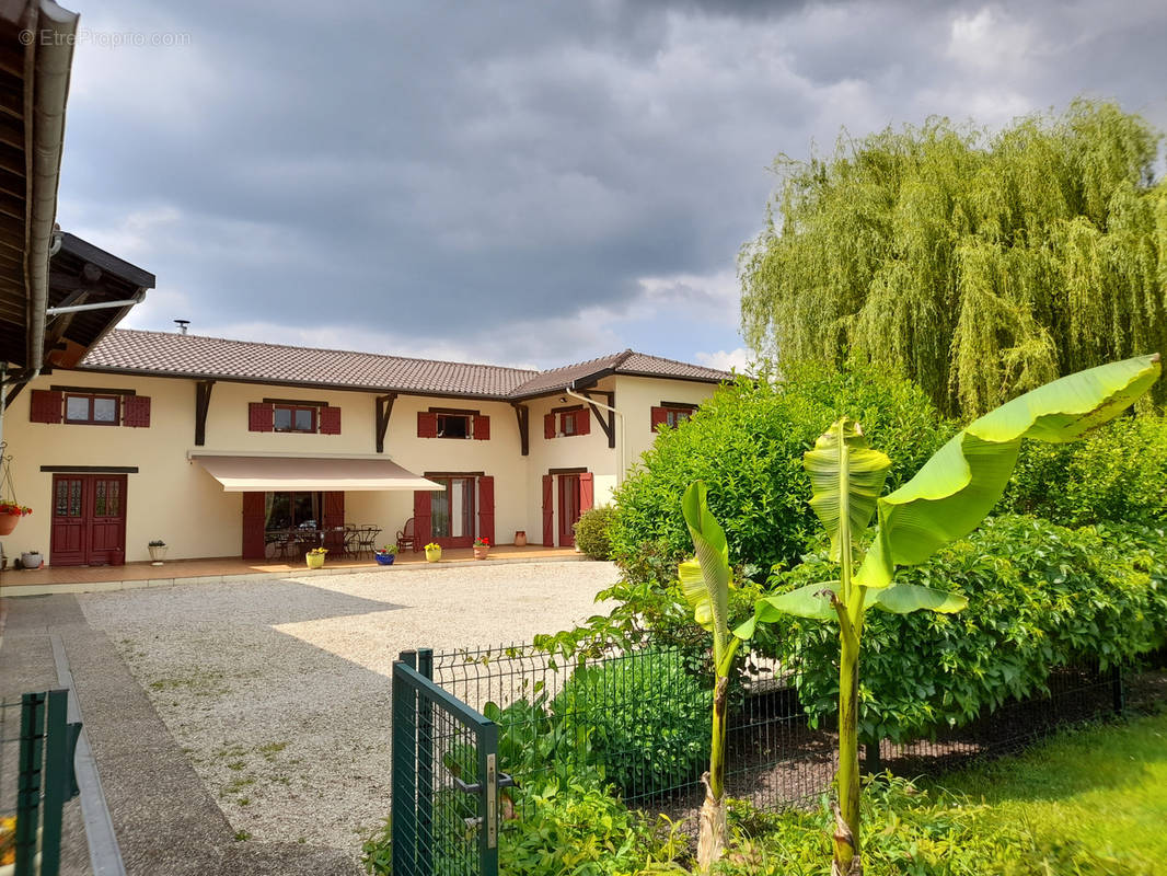 Maison à MONCETZ-L&#039;ABBAYE