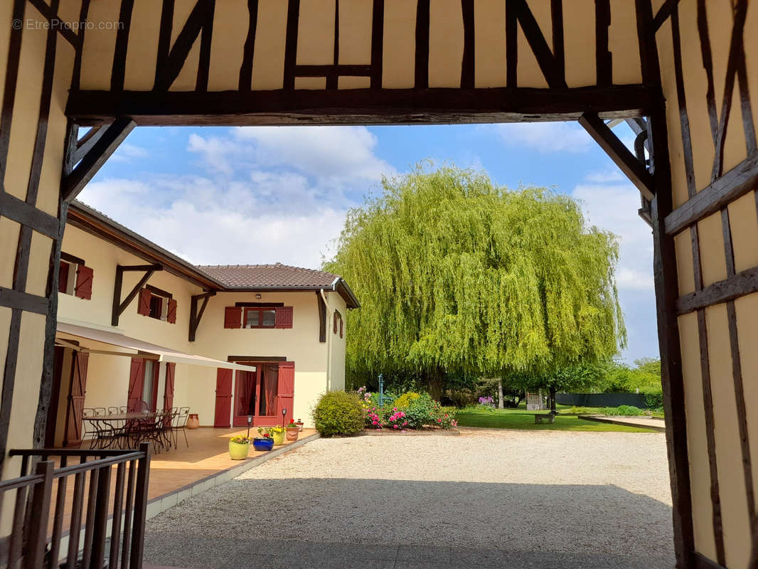 Maison à MONCETZ-L&#039;ABBAYE