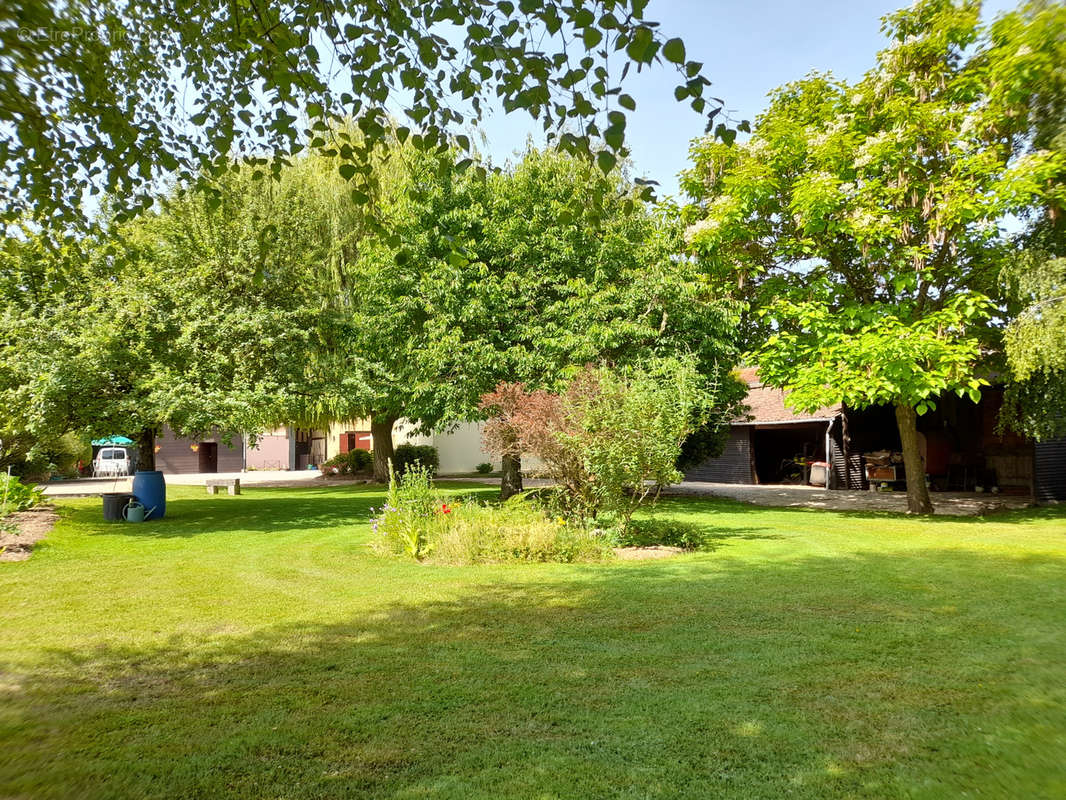 Maison à MONCETZ-L&#039;ABBAYE