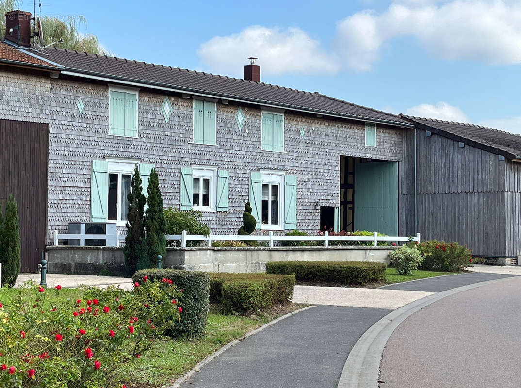 Maison à MONCETZ-L&#039;ABBAYE