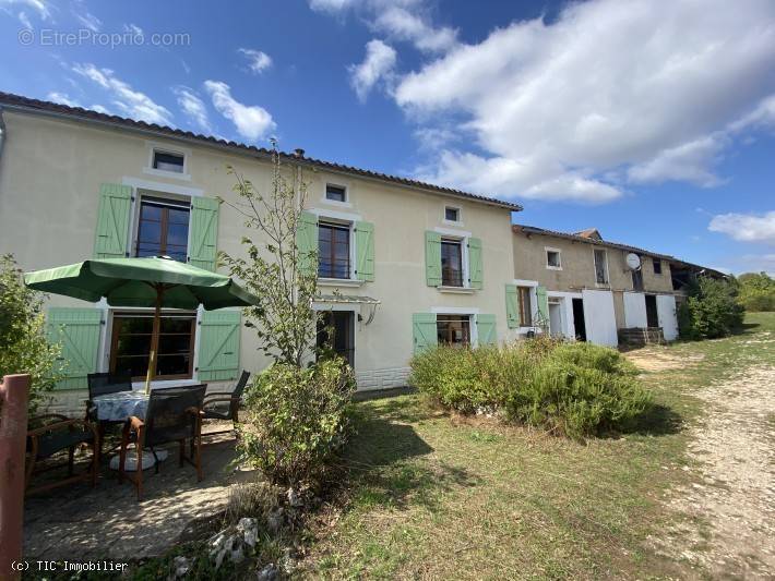 Maison à VERTEUIL-SUR-CHARENTE