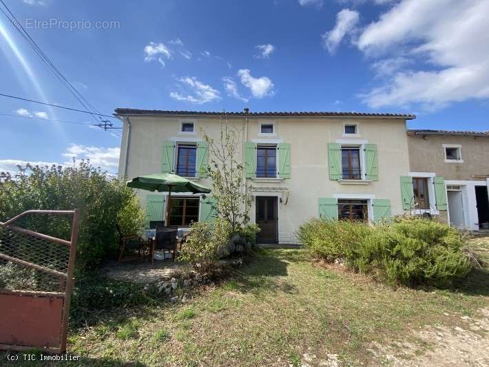 Maison à VERTEUIL-SUR-CHARENTE